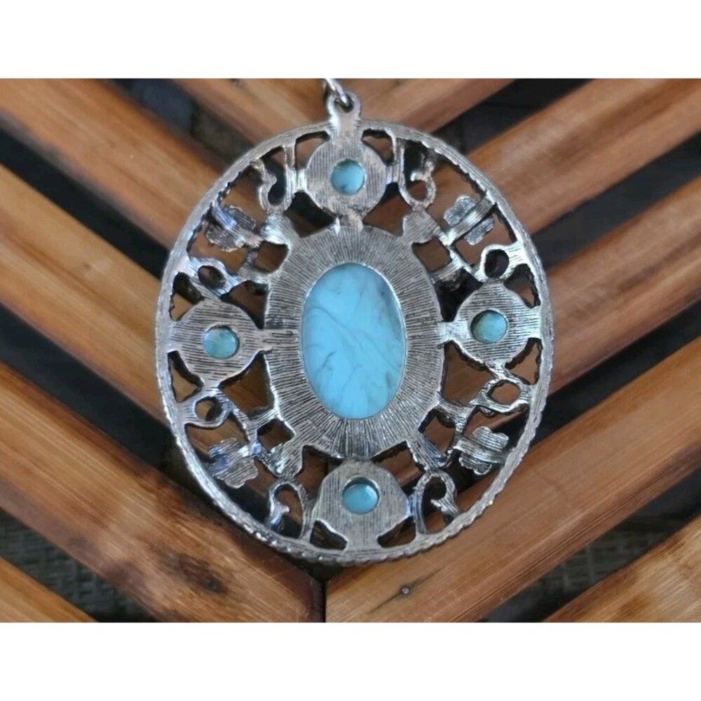 Vintage Silver Tone Faux Turquoise Filigree Oval Statement Pendant Necklace - Picture 5 of 9